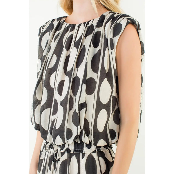 Sleeveless geometric pattern top