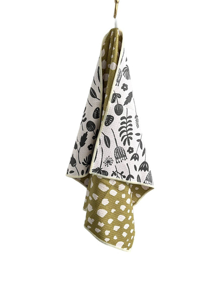 Crae.Home - Vintage Highway: Reversible Hand Towel: Cream/Pea Green / Hand Towel