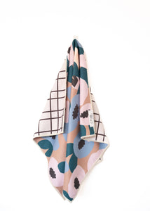 Crae.Home - Lilly Plaid: Reversible Hand Towel: Brown / Hand Towel